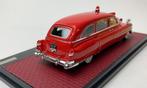 Matrix 1:43 Cadillac Superior Ambulance rood 1951, Limited, Hobby en Vrije tijd, Modelauto's | 1:43, Overige merken, Matrix Scale Models