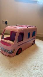 Barbie camper met Barbies, Gebruikt, Ophalen