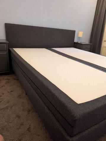 Boxspring 210x180cm antraciet beschikbaar voor biedingen