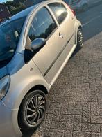 Peugeot 107 1.0 12V 5DR 2009 Grijs(carplay)(airco)(led light, Auto's, Peugeot, Voorwielaandrijving, 4 stoelen, 68 pk, Origineel Nederlands