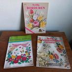 3 vintage BORDUURBOEKJES, Ophalen of Verzenden, Gebruikt, Handborduren, Overige typen