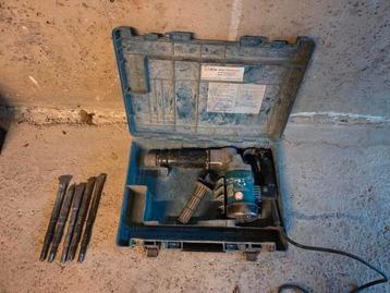 Makita Boor- en Breekhamer met beitels  beschikbaar voor biedingen