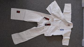 karate pak beschikbaar voor biedingen