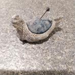 Antiek naaigerei: Speldenkussen in de vorm van een kip, Ophalen of Verzenden