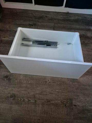 Besta lade compleet met rails en schroefjes. beschikbaar voor biedingen
