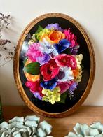 Houten bolle ovale goudkleurige baroklijst met 3D bloemen, Ophalen of Verzenden, Gebruikt