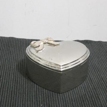 Silver plated doosje in vorm van een hart [464] beschikbaar voor biedingen
