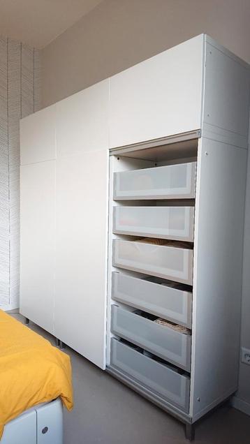 Ikea Besta Boas kast wit met (schuif)deuren en lades