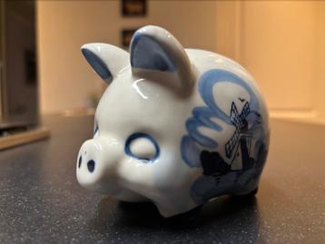 Handgeschilderd Delfts blauw spaarvarken / spaarpot beschikbaar voor biedingen