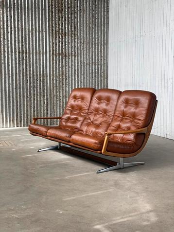 Vintage eugen schmidt soloform bank design 1960 bruin teak beschikbaar voor biedingen