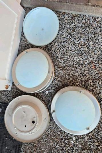 GRATIS - 5 plafond lampen ophalen beschikbaar voor biedingen