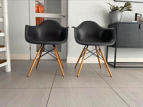 Vitra eames kuipstoelen zwart/antraciet daw naturel, Huis en Inrichting, Stoelen, Nieuw, Twee, Ophalen of Verzenden