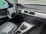 Grijze Nette BMW 3-Serie 318i E90 Sedan 129PK/NieuweAPK/Ac!, Auto's, Origineel Nederlands, Te koop, Zilver of Grijs, 5 stoelen