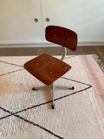 Bureau / school stoeltje, Huis en Inrichting, Stoelen, Ophalen, Zo goed als nieuw, Bruin, Eén