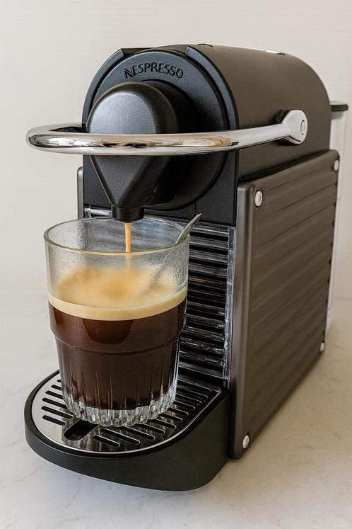 Koffiezetapparaat Nespresso Pixie C30 Metropolitana, Witgoed en Apparatuur, Koffiezetapparaten, Zo goed als nieuw, Koffiepads en cups
