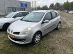 Renault Clio 1.5 dCi Authentique EXPORT PRICE! KOPPELING DEF, Auto's, Renault, Voorwielaandrijving, Gebruikt, 4 cilinders, 23 km/l