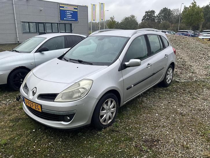 Renault Clio 1.5 dCi Authentique EXPORT PRICE! KOPPELING DEF, Auto's, Renault, Bedrijf, Te koop, Clio, ABS, Airbags, Alarm, Boordcomputer