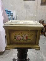 Vintage handgeschilderde opbergkist met bloemmotief, Ophalen of Verzenden