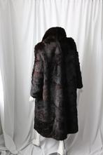 Vintage maxi fur coat  Echte bontjas, Kleding | Dames, Jassen | Winter, Verzenden, Gedragen, Maat 42/44 (L), Bruin