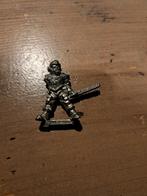 WH40k 1988 rogue trader sergeant with imperial guard, Hobby en Vrije tijd, Wargaming, Figuurtje(s), Ophalen of Verzenden, Zo goed als nieuw