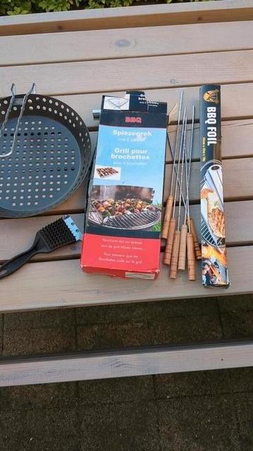Barbecue accessoires  beschikbaar voor biedingen