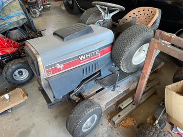 White zitmaaier beschikbaar voor biedingen