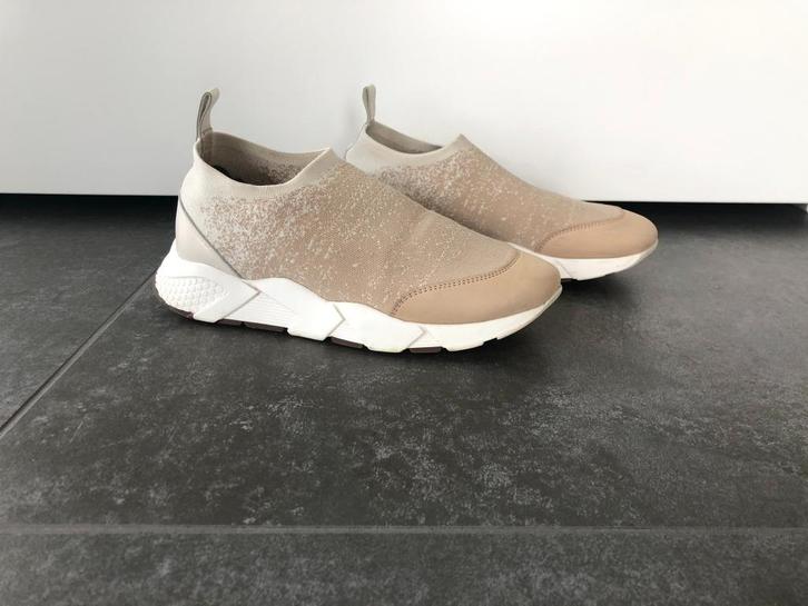 Instappers, mat 36,5/37, Kleding | Dames, Schoenen, Gedragen, Instappers, Beige, Verzenden