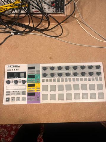 Arturia Beatstep Pro Sequencer beschikbaar voor biedingen