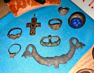 Lot Romeins Romeinse items zilveren ring munten aplique etc. beschikbaar voor biedingen