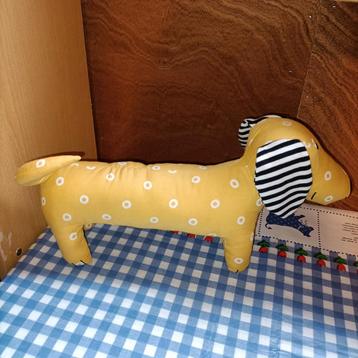 Oude Hema teckel knuffel geel 37 cm groot tekkel  beschikbaar voor biedingen
