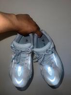 Yeezy 700 hospital blue maat 42/us 8.5, Ophalen, Zo goed als nieuw