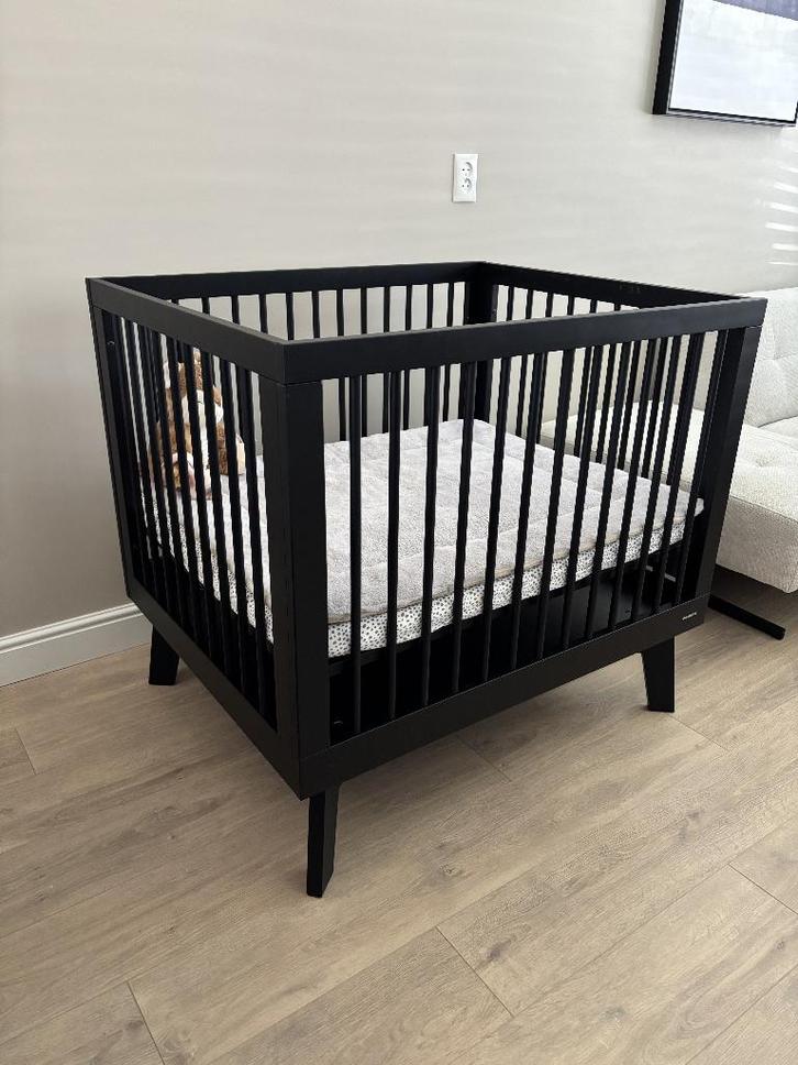 Box Kidsmill Sixties mat zwart, Kinderen en Baby's, Boxen, Gebruikt, Rechthoekig, In hoogte verstelbaar, Ophalen