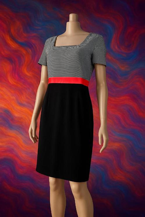 NISSA Jurk maat 38, Kleding | Dames, Jurken, Zo goed als nieuw, Maat 38/40 (M), Zwart, Knielengte, Ophalen of Verzenden