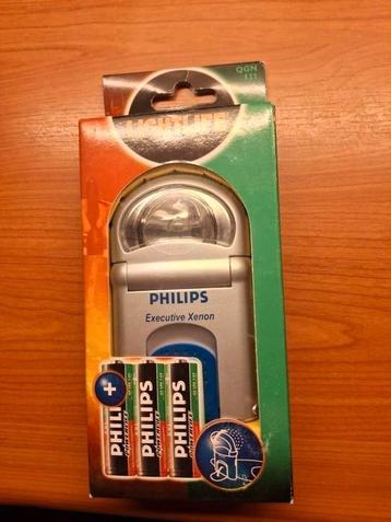 Philips lightlife xenon zaklamp beschikbaar voor biedingen