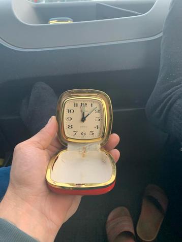 Vintage Reiswekker / Klok beschikbaar voor biedingen