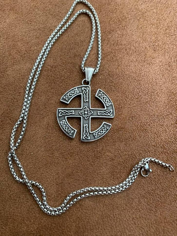 Zilverkleurige Keltische Kruis Hanger Ketting, Sieraden, Tassen en Uiterlijk, Kettingen, Nieuw, Overige materialen, Zilver, Met hanger