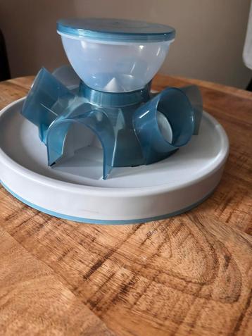 Katten speelgoed feeder beschikbaar voor biedingen