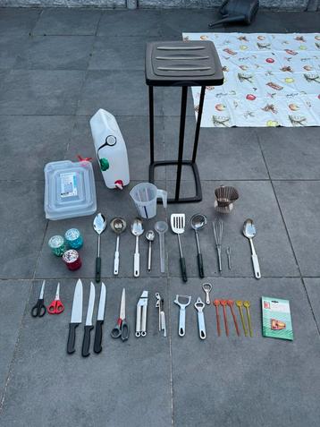 Diverse caravan accessoires (o.a. keuken) beschikbaar voor biedingen