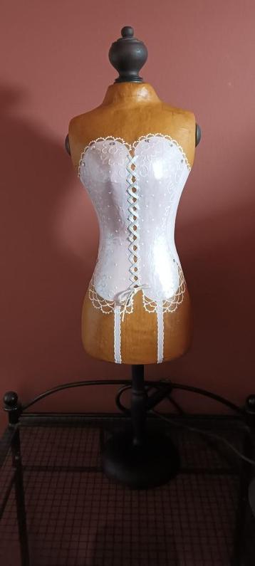 paspop / Torso van Kunstenares Kittie Markus Meander beschikbaar voor biedingen