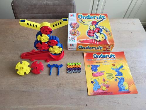 spel Onderuit netjes en compleet!, Hobby en Vrije tijd, Gezelschapsspellen | Bordspellen, Gebruikt, Een of twee spelers, Ophalen of Verzenden