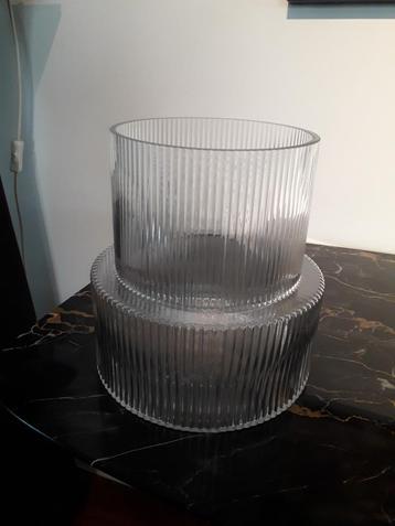 GLAZEN DESIGN VAAS van GERIBBELD GLAS in PERFECTE STAAT  beschikbaar voor biedingen