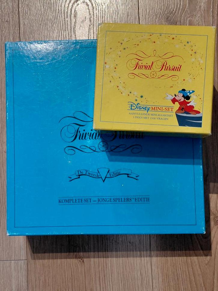 Trivial Pursuit Jonge Spelers + Disney Uitbreiding, Hobby en Vrije tijd, Gezelschapsspellen | Bordspellen, Gebruikt, Drie of vier spelers