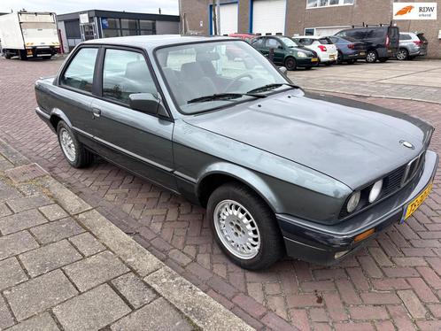 BMW 3-serie 320i ZEER MOOIE E30 EERSTE EIGENAAR ! UNIEK !, Auto's, BMW, Bedrijf, Te koop, 3-Serie, Lichtmetalen velgen, Metallic lak