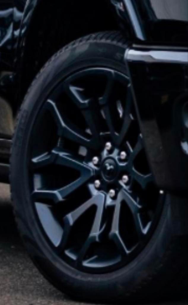 Nieuwe Dodge Velgen + Banden - 22 inch Pirelli, Auto-onderdelen, Banden en Velgen, Banden en Velgen, All Season, Overige maten