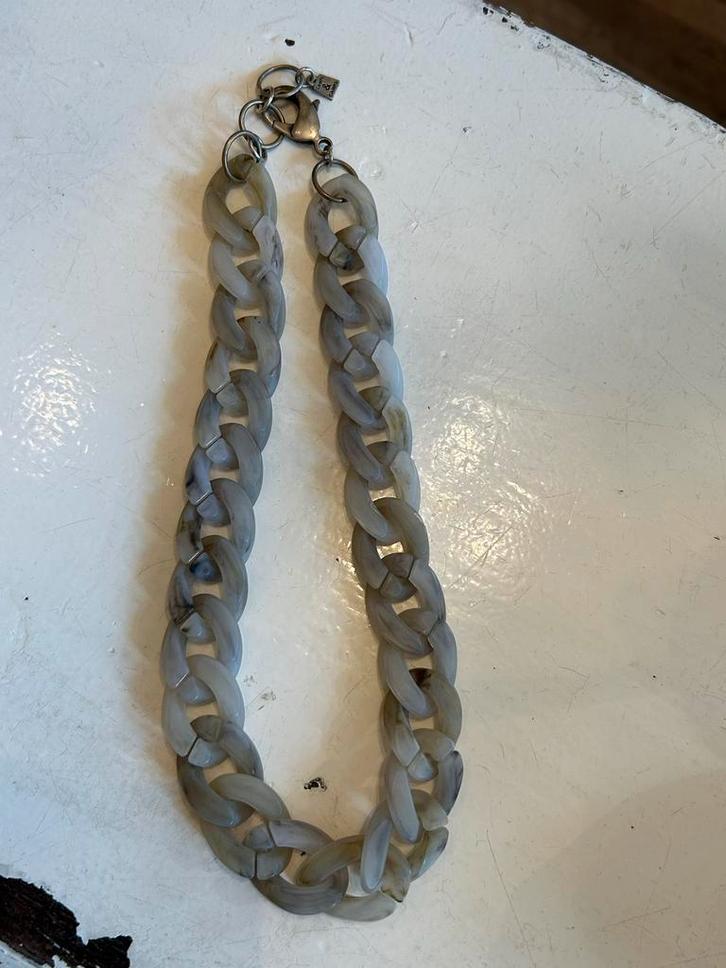 Camps & Camps Schakelketting - Zo Goed Als Nieuw!, Sieraden, Tassen en Uiterlijk, Kettingen, Zo goed als nieuw, Kunststof, Grijs