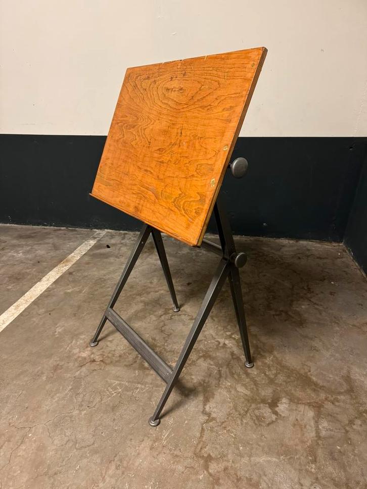 De mooiste Ahrend Ciirkel Reply tekentafel op Marktplaats, Doe-het-zelf en Verbouw, Tekentafels, Zo goed als nieuw, Minder dan 130 cm