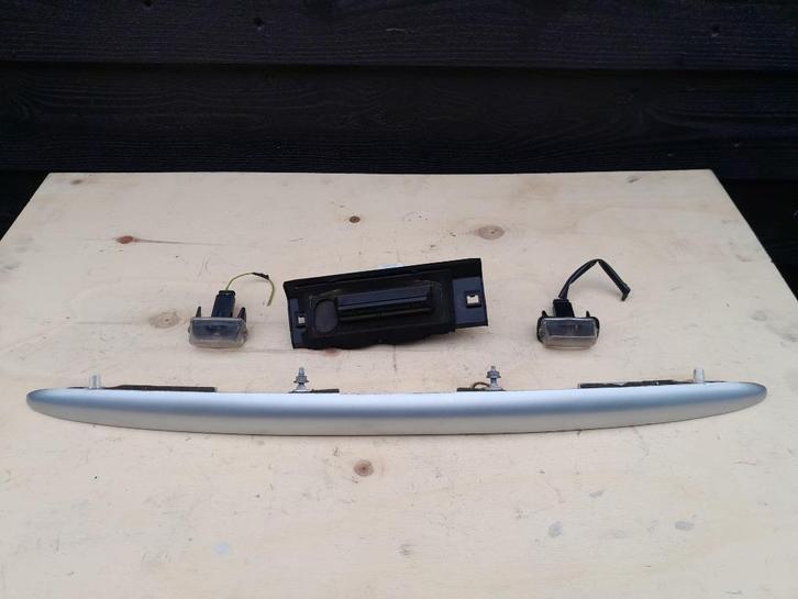 Handgreep+Sierlijst+Verlichting - Achterklep - PEUGEOT 206+, Auto-onderdelen, Carrosserie en Plaatwerk, Peugeot, Achter, Gebruikt