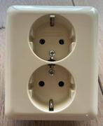 Berker (Modul 2) wandcontactdozen crème  (2x), Doe-het-zelf en Verbouw, Elektra en Kabels, Ophalen of Verzenden, Zo goed als nieuw