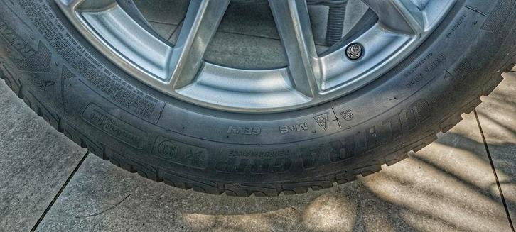 BMW Winterbanden runflat, 205/60/16, BMW 2 serie 2.18i, Auto-onderdelen, Overige Auto-onderdelen, Gebruikt, Ophalen of Verzenden