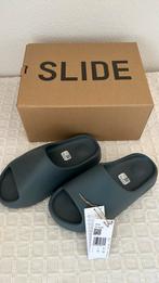 Yeezy Slide ‘Slate Marine’ mt 40,5, Ophalen of Verzenden, Nieuw, Blauw
